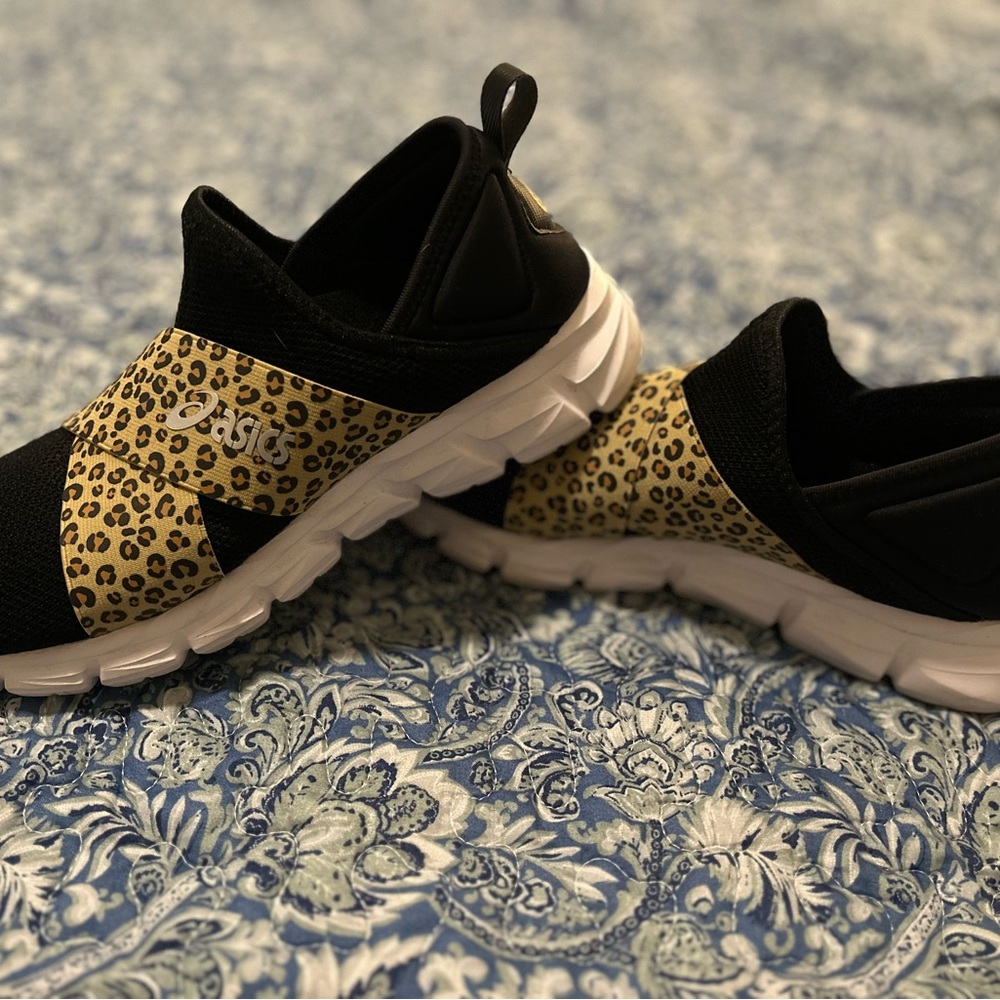 ASICS women’s Leopard Print Slip-On Shoes - Black and Tan size 10.5